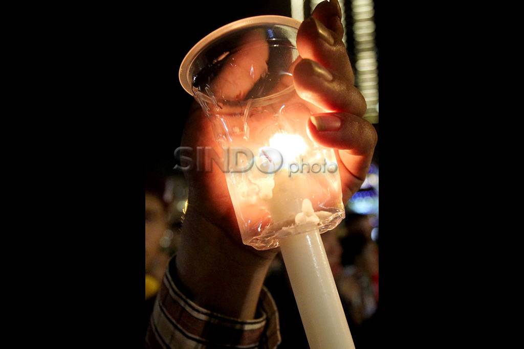 Ratusan Mahasiswa Gelar...