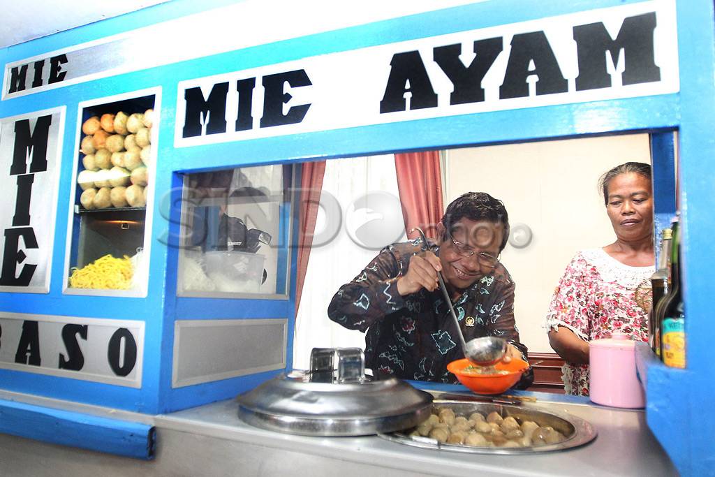 Mahfud Peduli Bakso