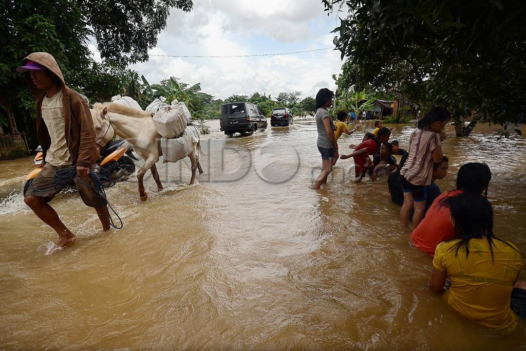 Rumah Terendam Banjir,...