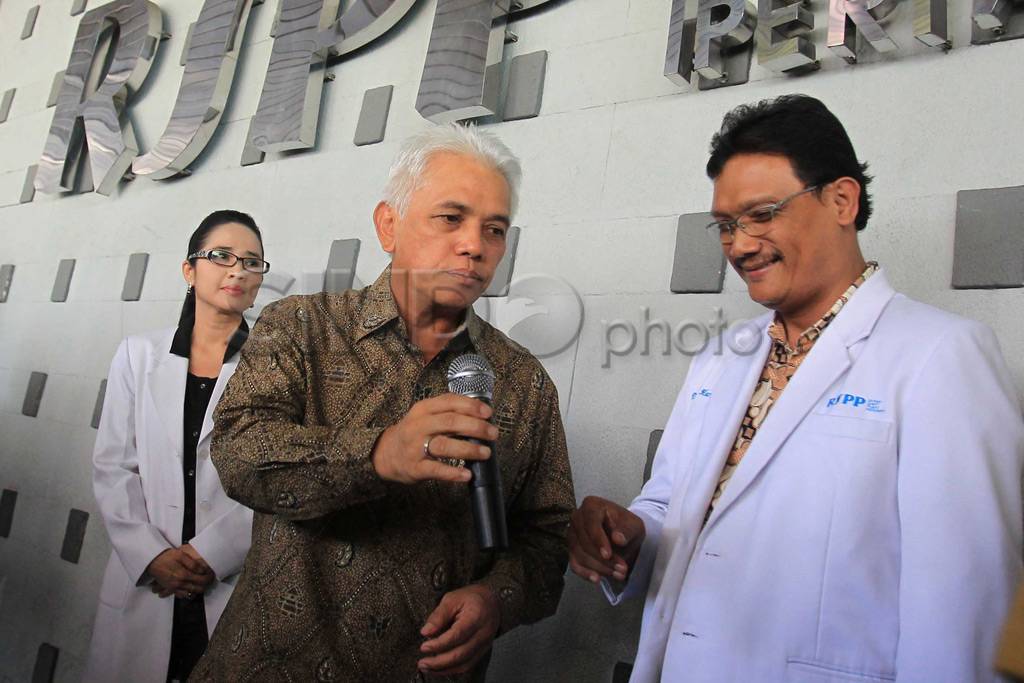 Hatta Beri Keterangan...