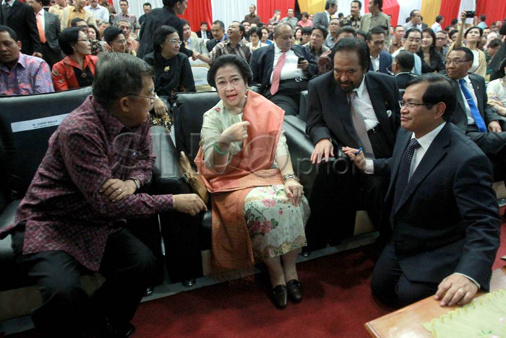 Gelar Doktor Pramono...