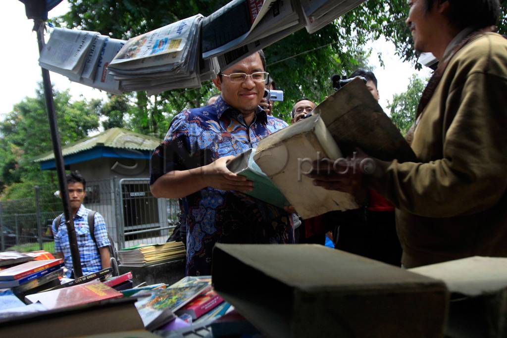 Aher Kunjungi Lapak...