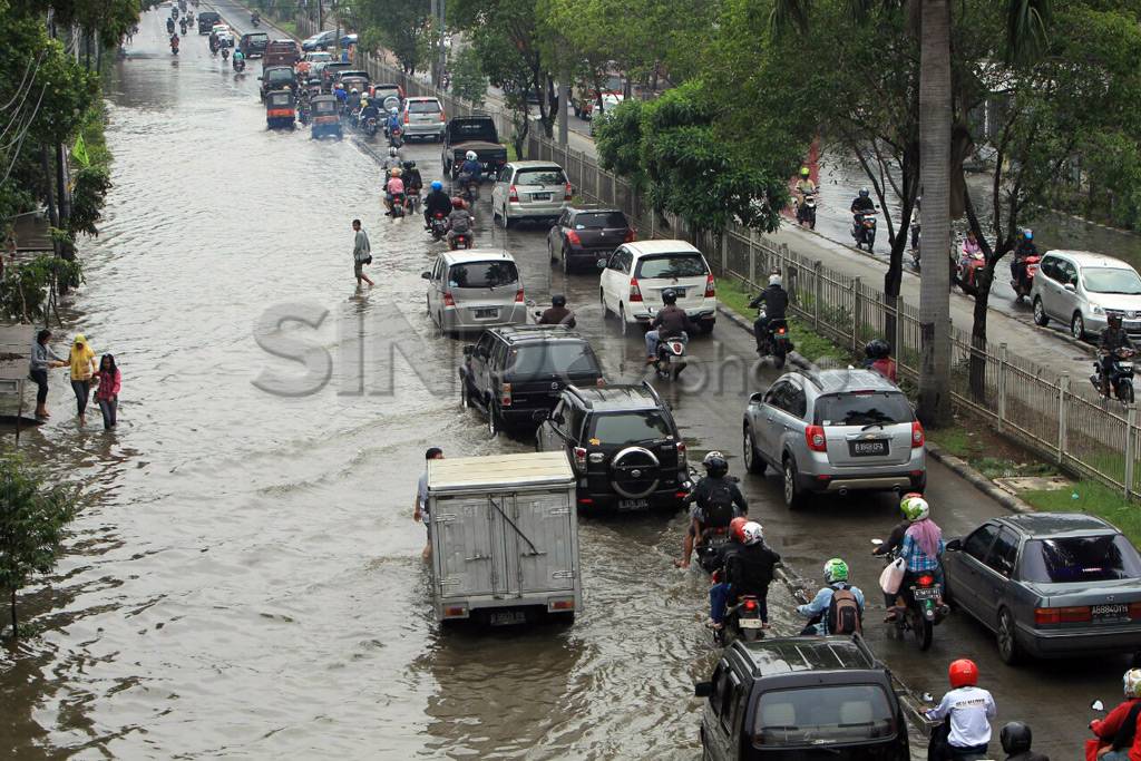 Banjir Daan Mogot Macet