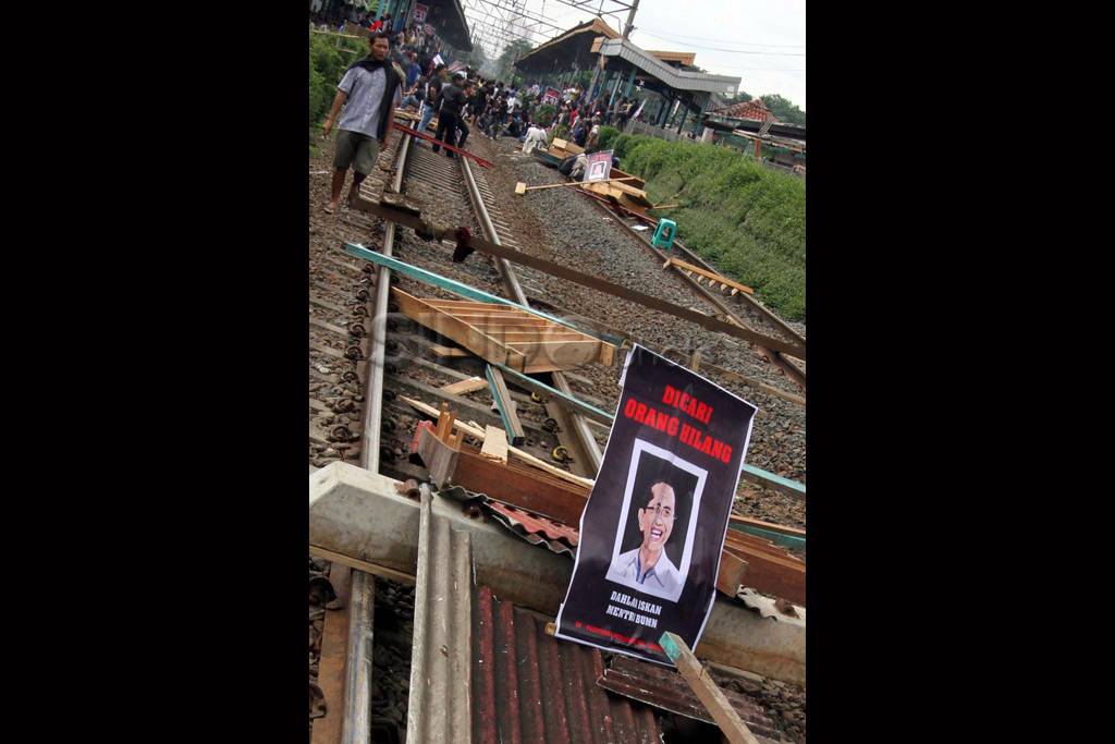 Blokir Rel Kereta