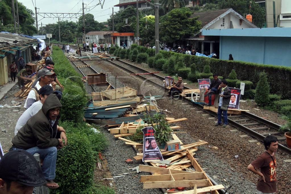 Blokir Rel Kereta
