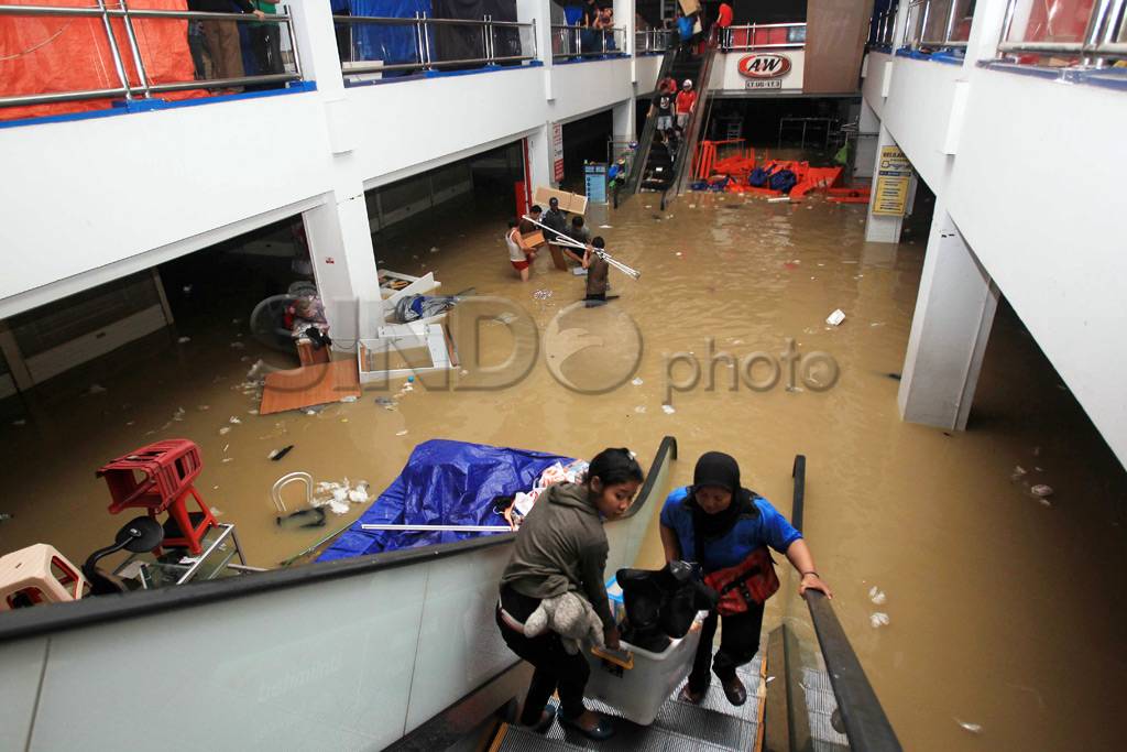 Mega Bekasi Hypermall...