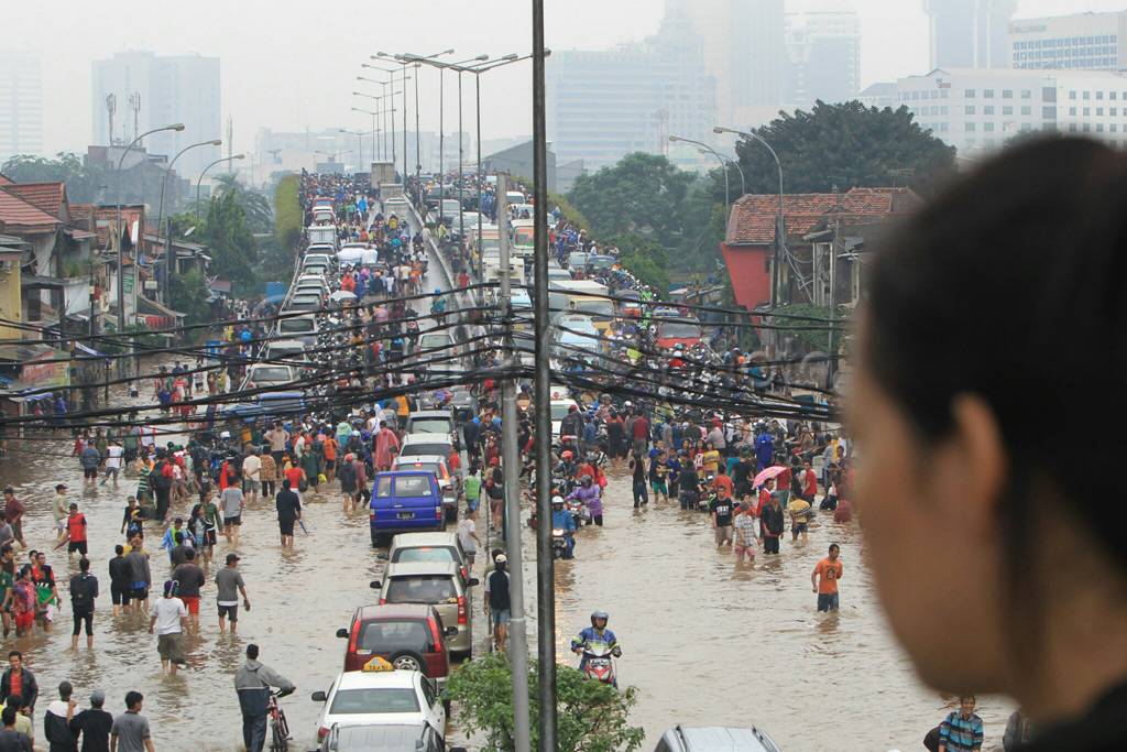 Stasiun Tanah Abang...
