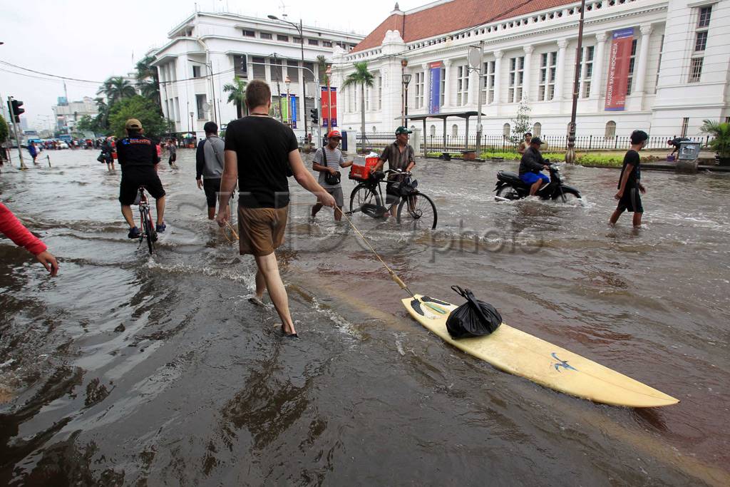 Stasiun Kota Terendam...