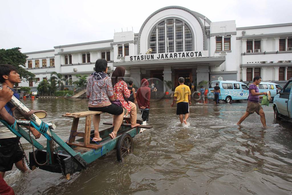 Stasiun Kota Terendam...