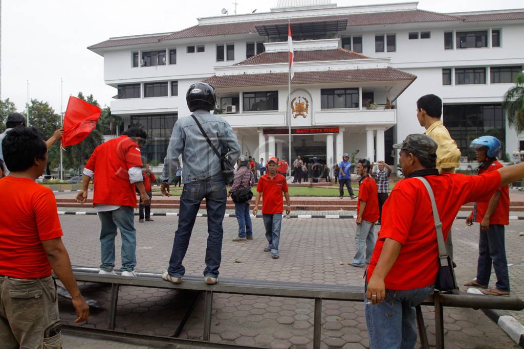 Kantor Walikota Dirusak