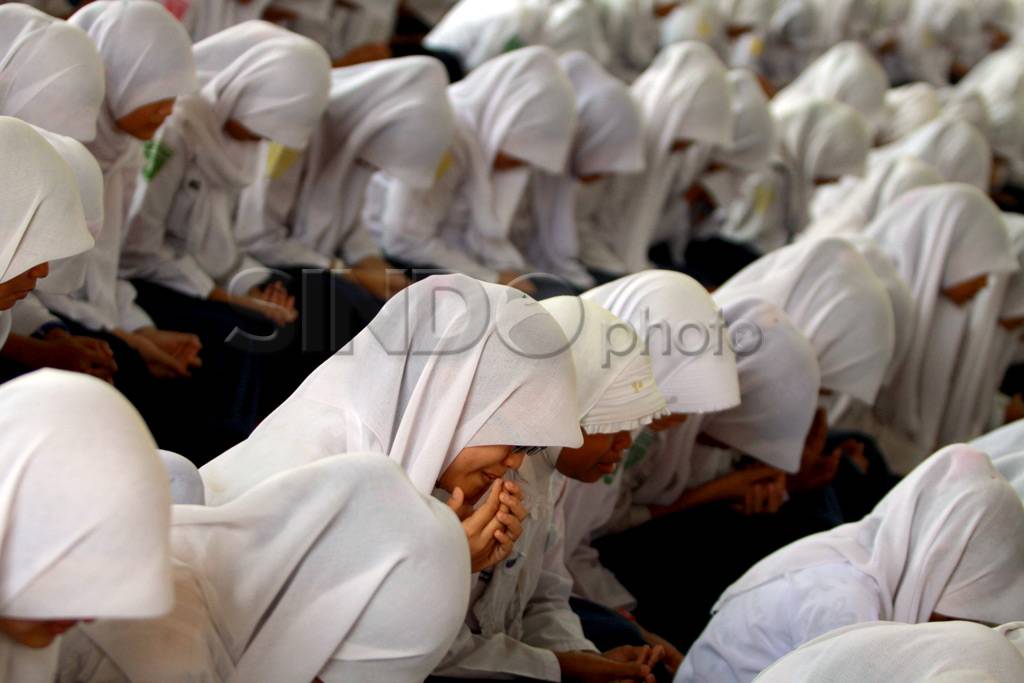 Pelajar Doa Bersama...