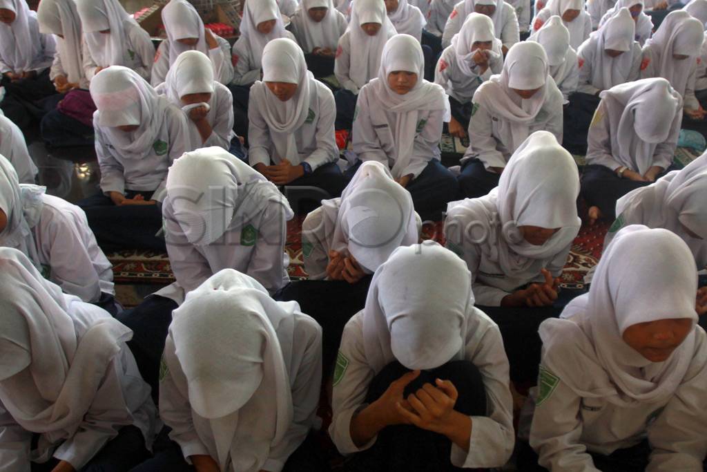 Pelajar Doa Bersama...