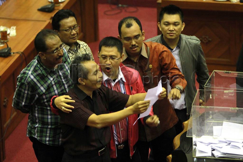 Voting Pemilihan Hakim...