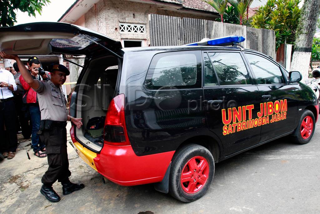 Tim Jibom Amankan Granat...