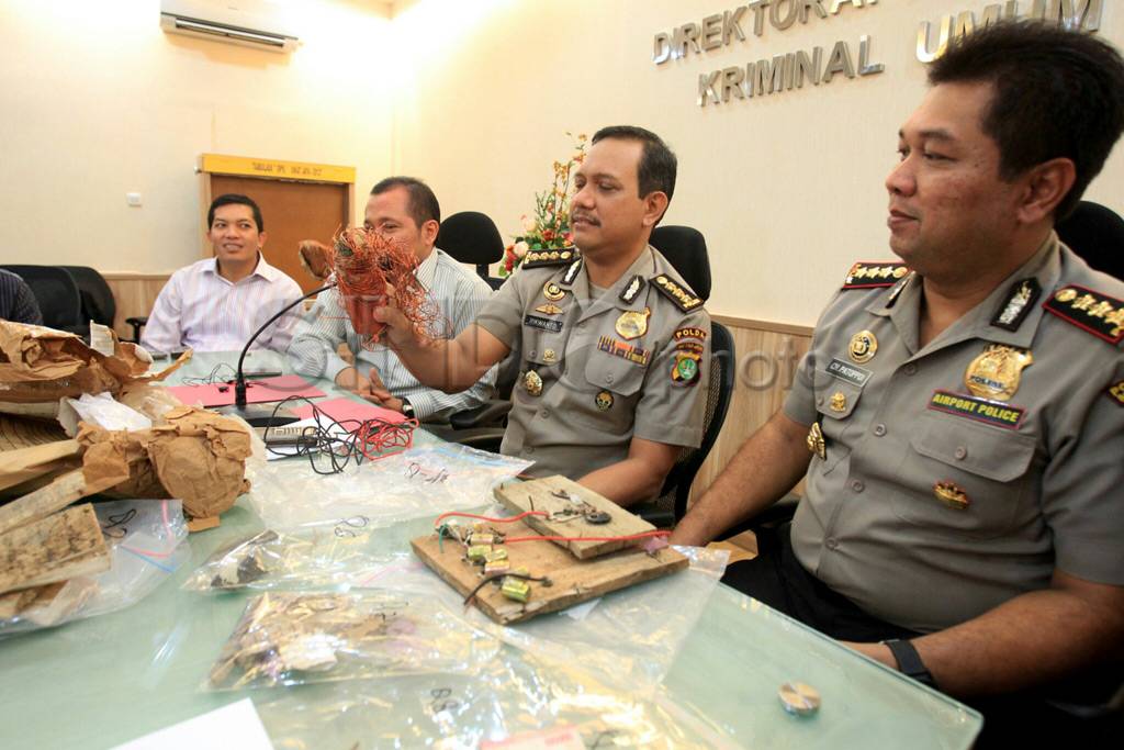 Temuan Paket Bom di...