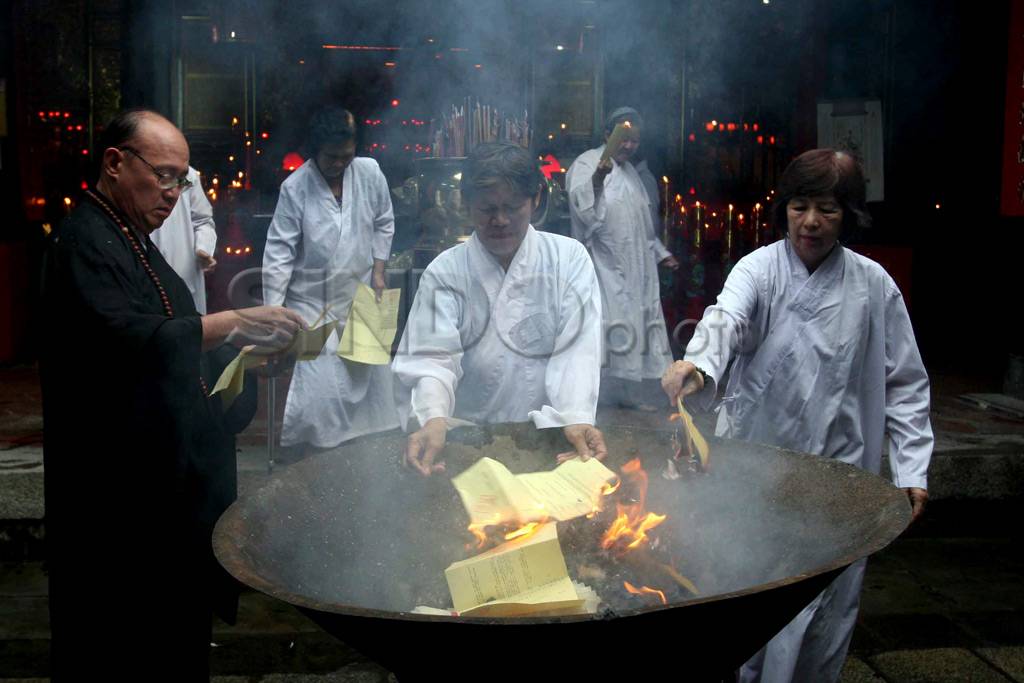 Ritual Menaikan Dewa...