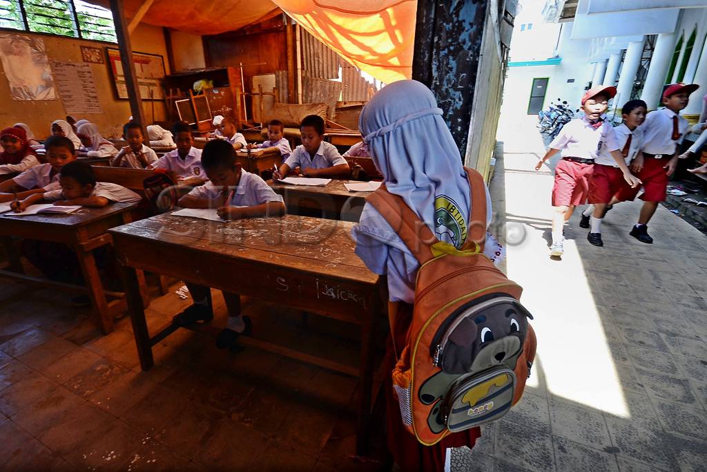 Sekolah Beratap Terpal