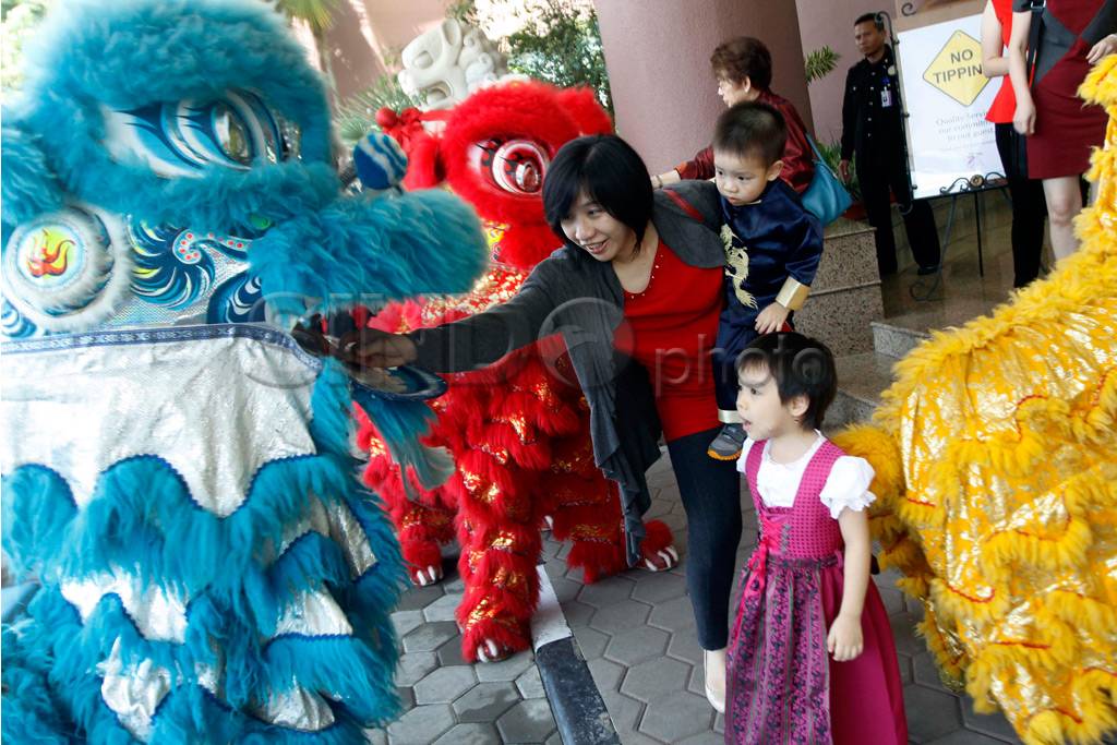Atraksi Barongsai