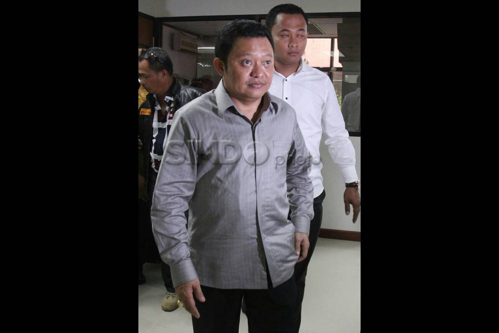 Mantan Bupati Buol Amran...