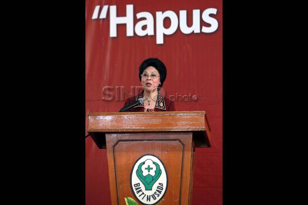Menkes Peringati Hari...