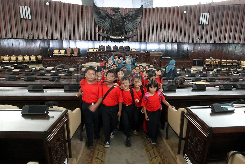 Studi Wisata Gedung...