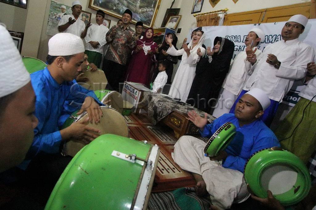 Doa Bersama Kyai dan...