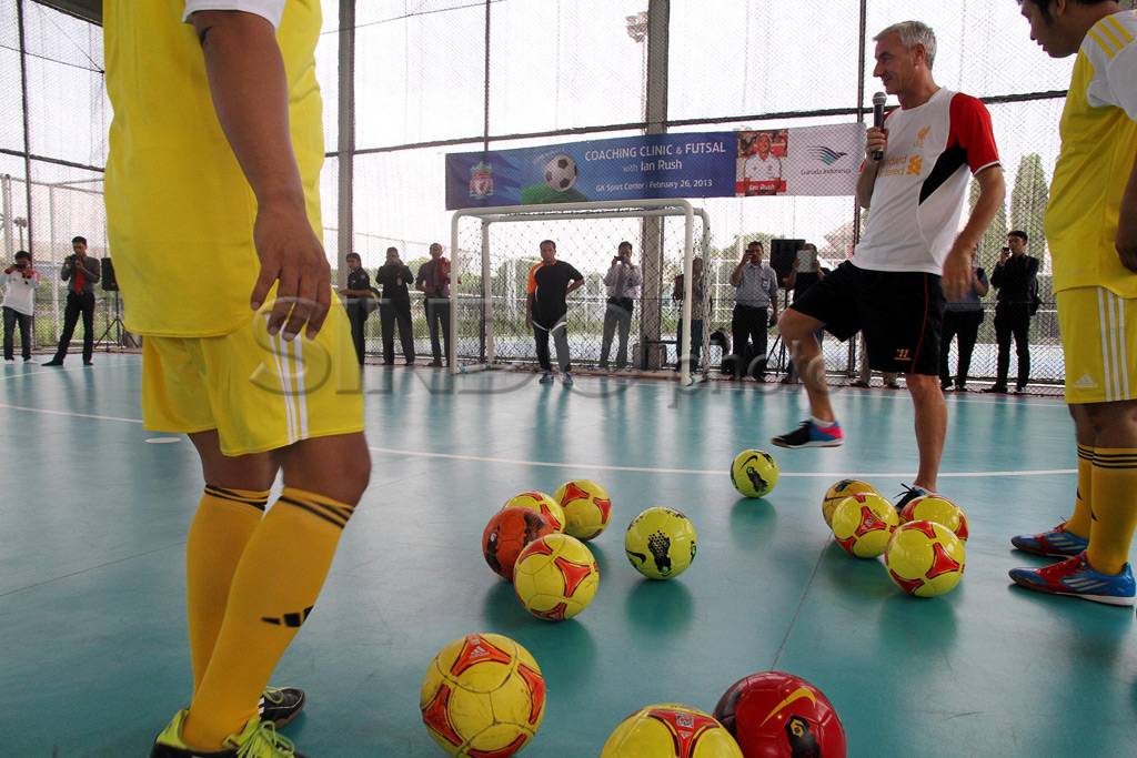 Ian Rush Muncul di Coaching...