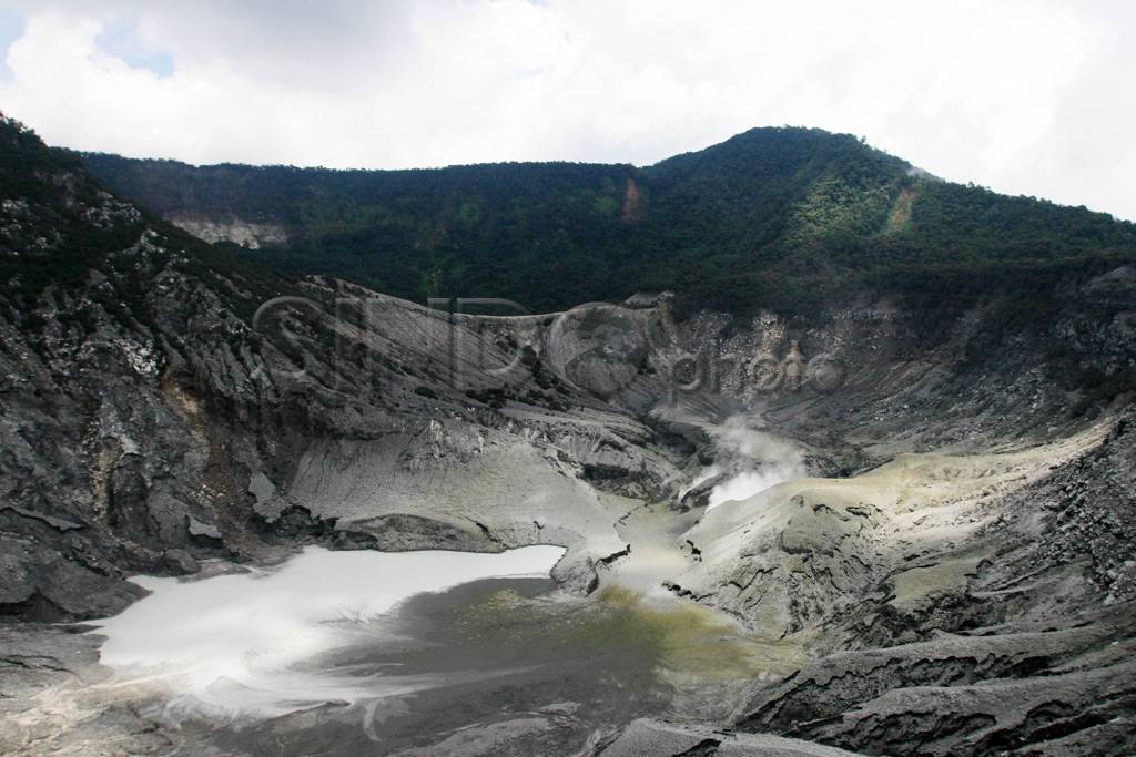 Waspada Tangkuban Perahu