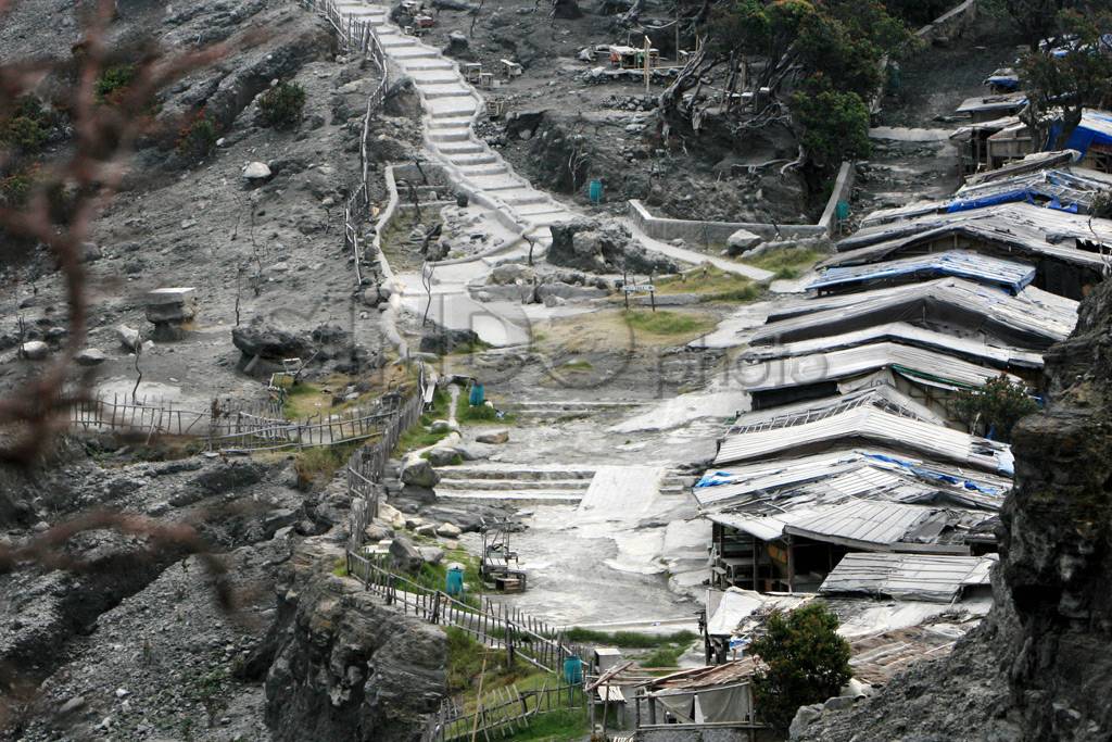 Waspada Tangkuban Perahu
