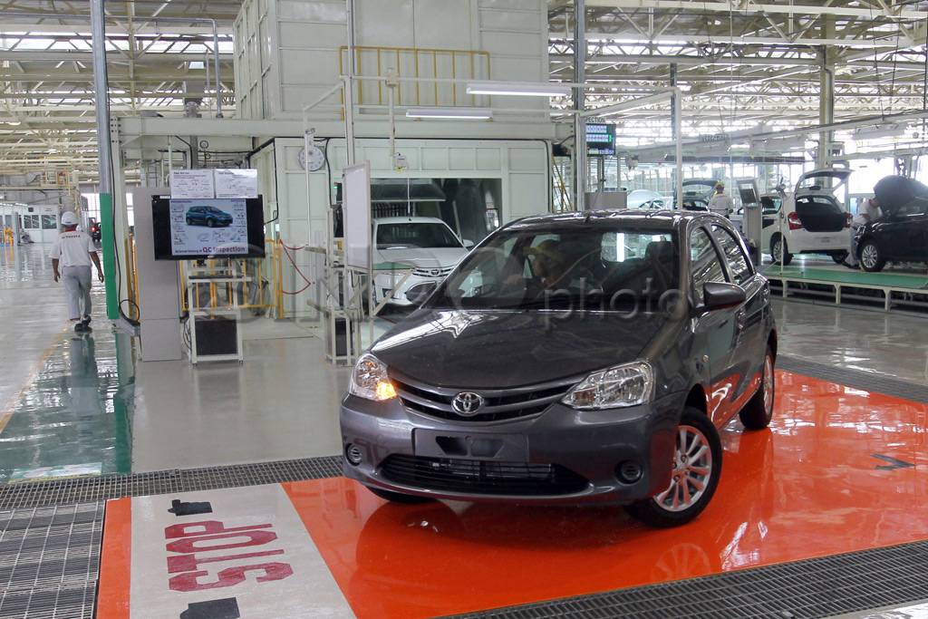 Pabrik Toyota Etios...