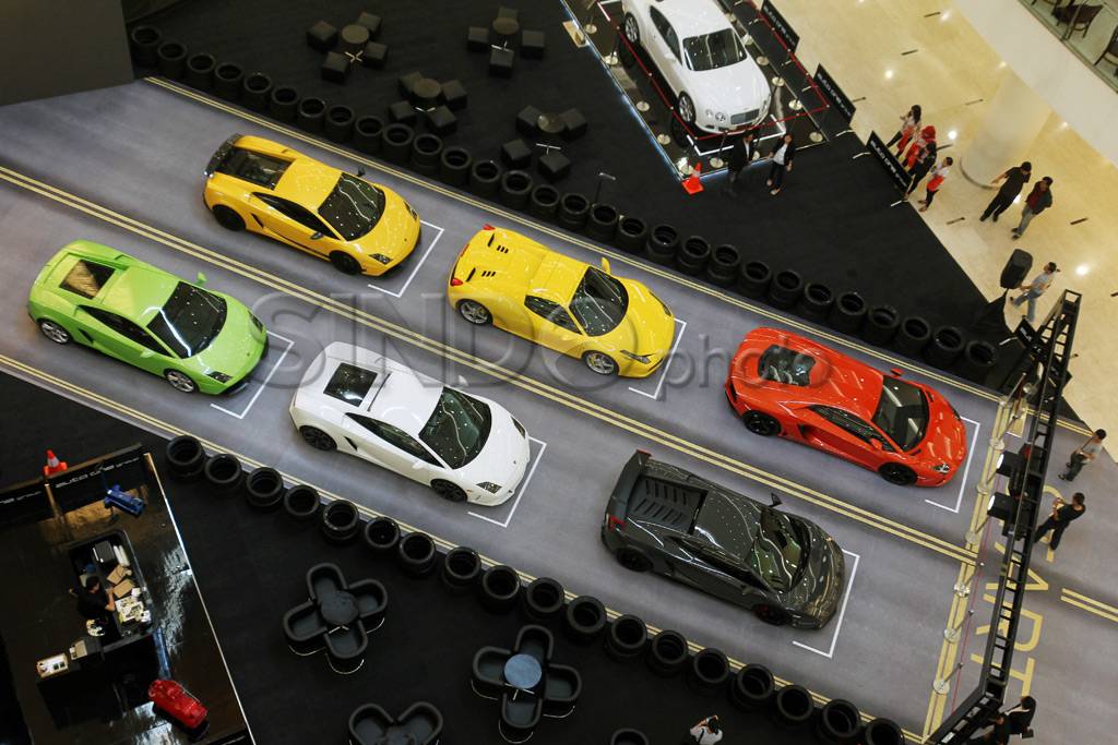 Mobil super mewah