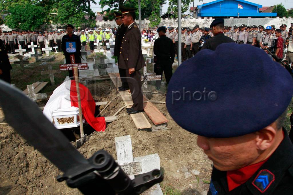 Pemakaman Kapolsek Dolok...