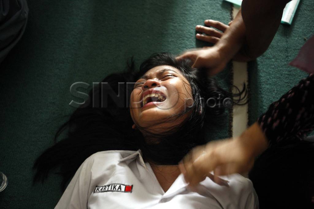 Terapi massal hadapi...