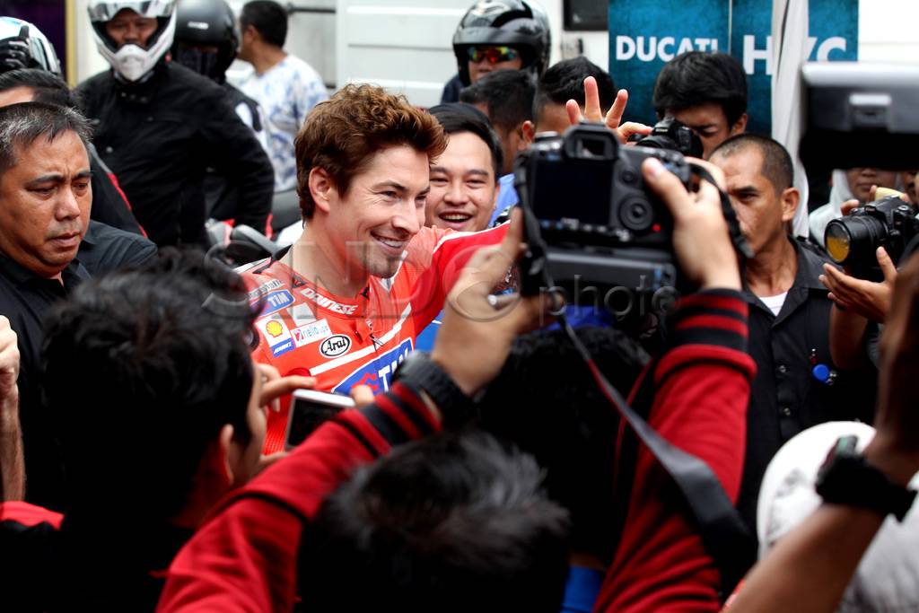 Sapa Jakarta, Hayden...