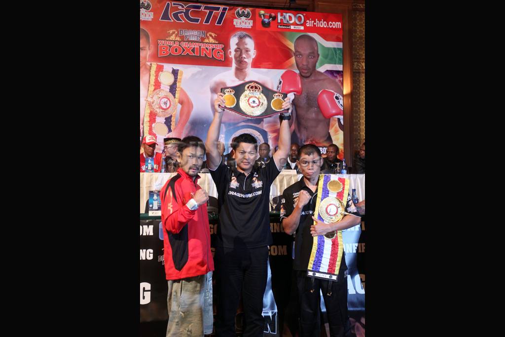 Dua juara tinju dunia...