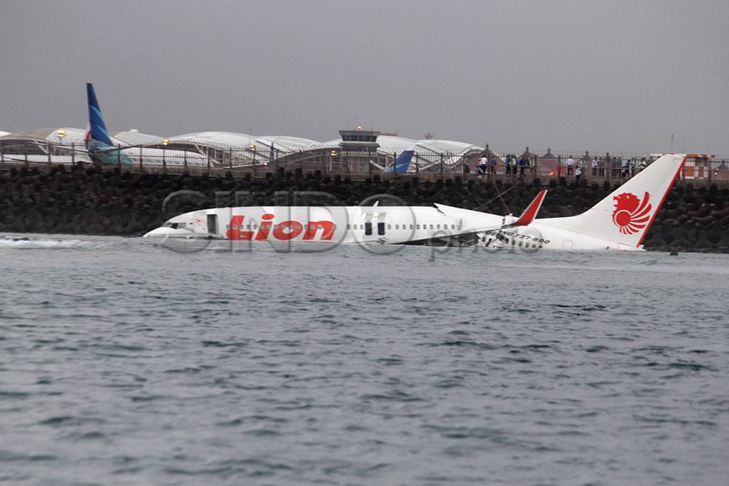 Lion Air terjatuh di...