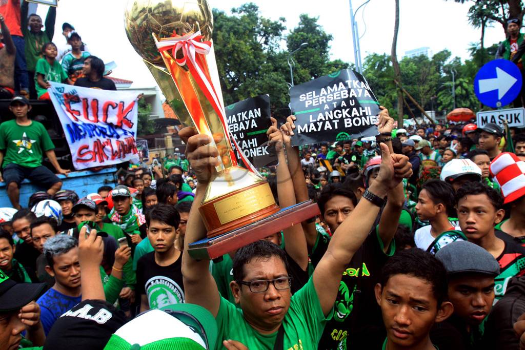 Bonek dukung Persebaya...