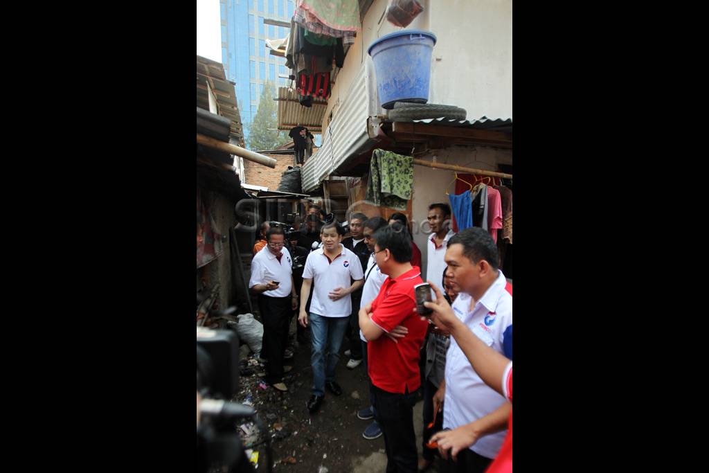 Perindo berikan bantuan...
