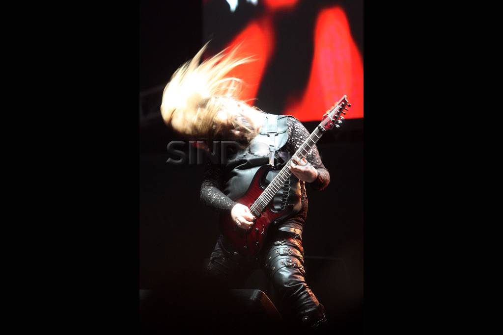 Black metal Cread of...