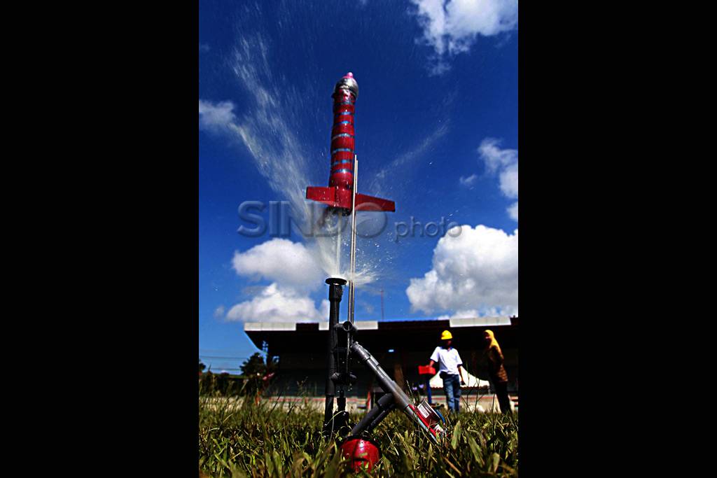 Roket air