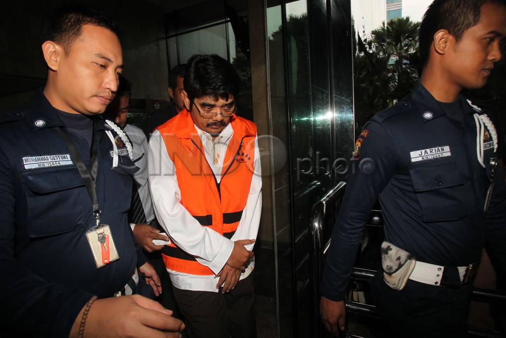 Seragam baru tahanan...