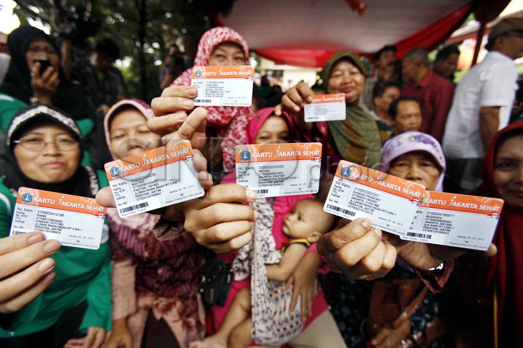 Jokowi bagikan KJS