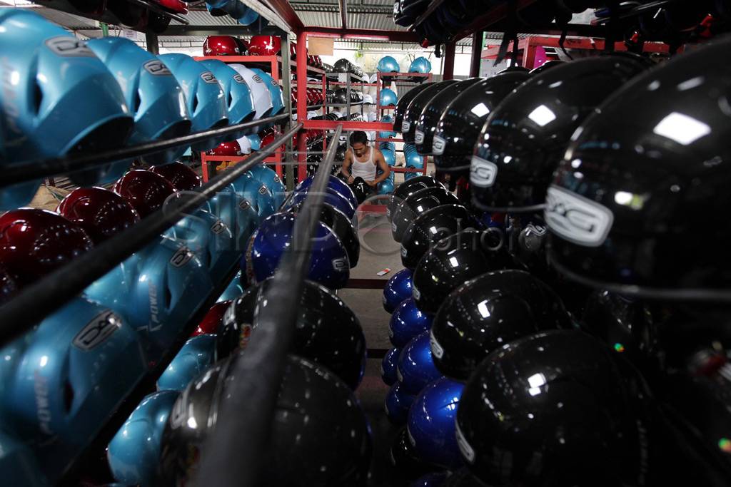 Produksi helm