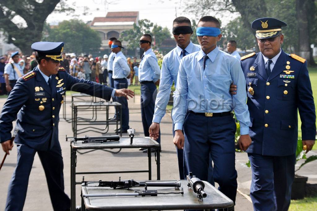 Aksi ketangkasan prajurit...