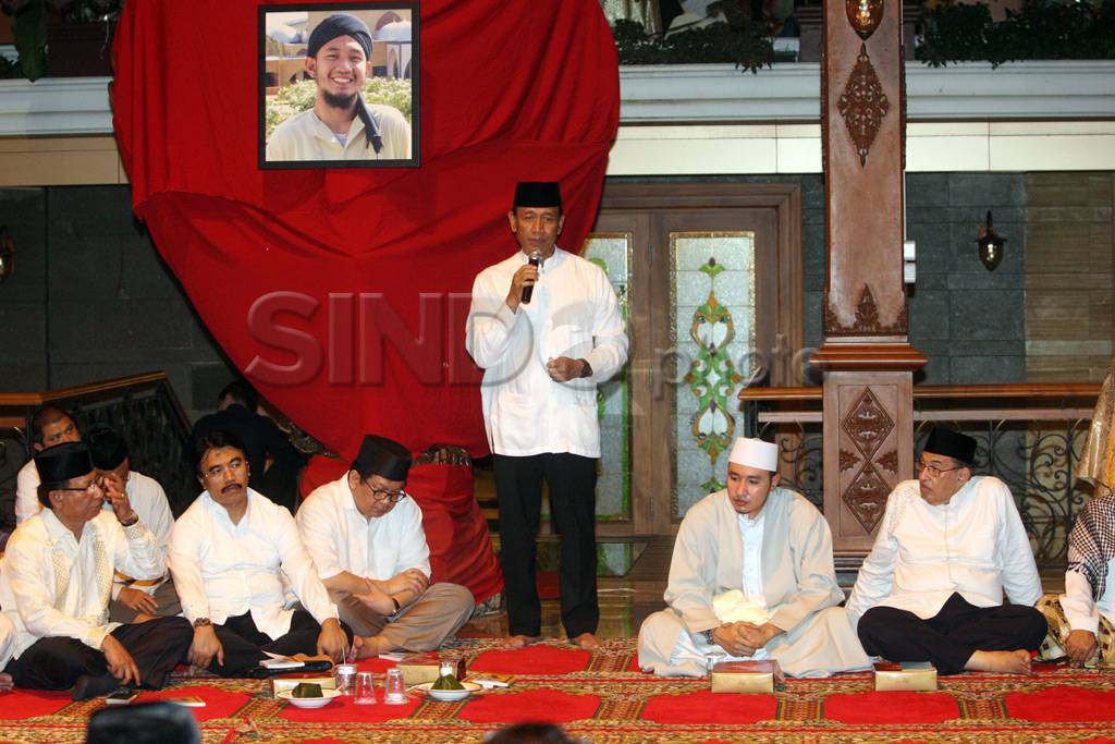 Suasana duka di kediaman...