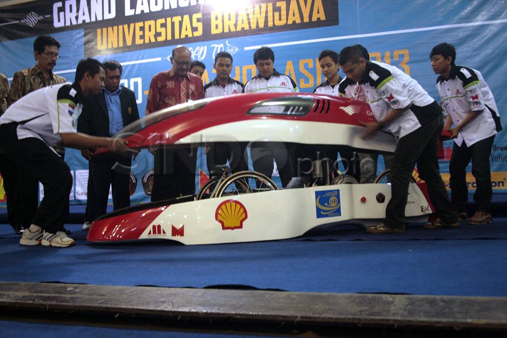 Mobil listrik Aristo...