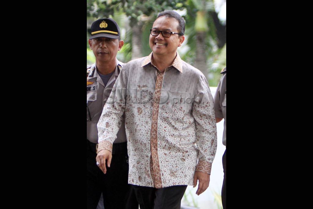Gubernur Riau diperiksa...