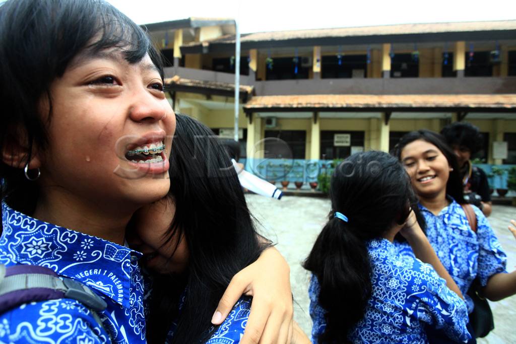 Rayakan kelulusan dengan...