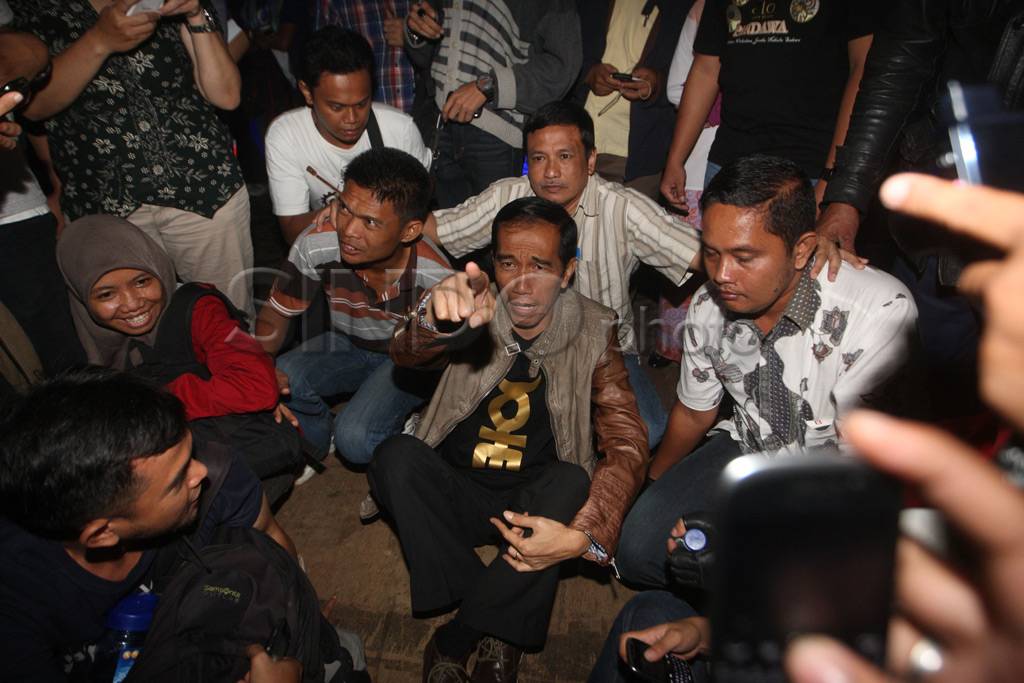 Jokowi nyanyi bareng...