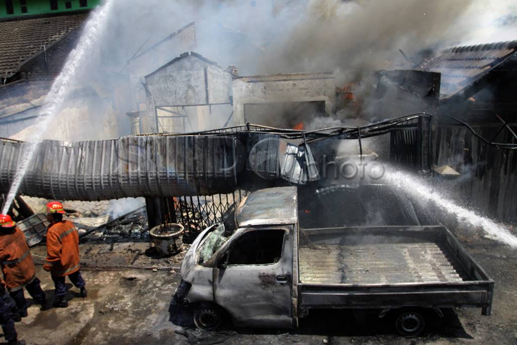 Pasutri tewas terbakar...